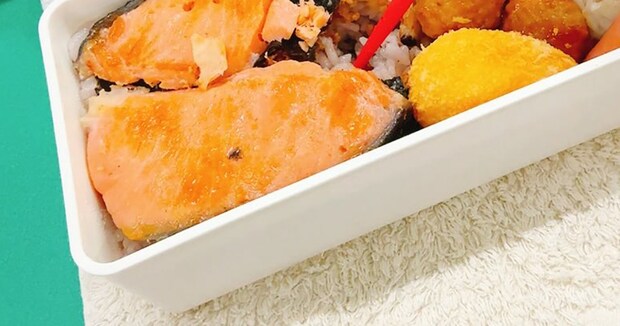 職場でお弁当を食べ始めた、次の瞬間……「うそだろ?」 “衝撃のハプニング”に「ぎゃーーー」「冷えたご飯って危険なんですね」