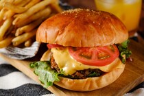 【男性に聞いた】一番うまいと思う「ハンバーガーチェーン」ランキングTOP9！　第1位は「モスバーガー」【7月20日はハンバーガーの日】