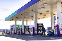 現在の半額以下じゃねぇか！　大掃除で発掘された1999年のガソスタ領収書　レギュラー79円という衝撃価格に「いい時代だった……」「5000円あれば余裕で満タン」