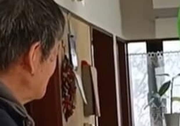 息子夫婦を帰らせない義母→まさかの“最終手段”に義父まで困惑　「独特すぎ」「体張りすぎやろ笑」