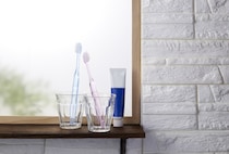 【60代に聞いた】リピートしたことがある「歯みがき粉ブランド」ランキング！　2位は「GUM（サンスター）」、1位は？