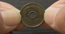 初詣のおさい銭に使う“くすんだ5円玉”→丁寧に磨き続けたら……　見違える姿に「びっくりした！」「お金が喜んでるみたい」