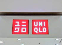 「シンプルだけど今っぽい」　ユニクロの“スウェットシャツ”が一部色・サイズ限定で2990円にセール中！　「服に迷った時パッと着れてすごく気に入ってます！」「トレンドカラーもあるのでおすすめ」