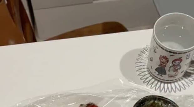 妻が朝起きたら夫と娘がいない→テーブルと部屋をふと見ると……　200万再生の光景に「凄過ぎる」「教科書に載せてほしい」