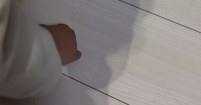 “ごっこ遊び”をする4歳の三つ子姉妹→部屋に入ると……　ママ絶望の“とんでもない光景”に「マ、マジかぁ」「やっちまったなぁ」