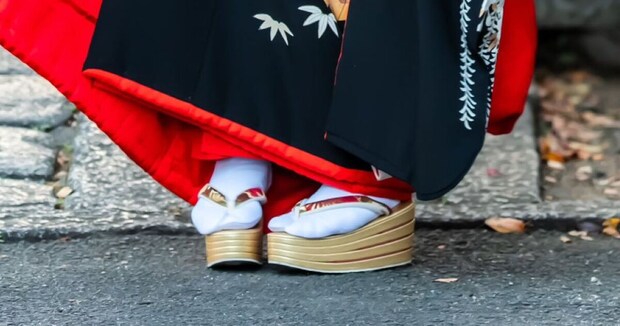 母に「田舎っぽくて地味」と言われた振袖→結婚式で着たら……　「なんてかっこいいんだ！」驚きの花嫁姿に「やり直せるならこれ着たい」