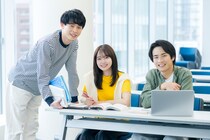【50代が選ぶ】企業からの評価が高い「GMARCHと日東駒専」の大学ランキング！　第1位は「明治大学」【2025年最新調査結果】