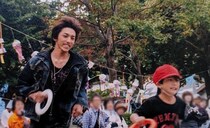 運動会で走る平成男子なパパと娘→18年後の2ショットは……　驚きの姿に「キムタクみたいな歳の取り方」「遺伝子強い」