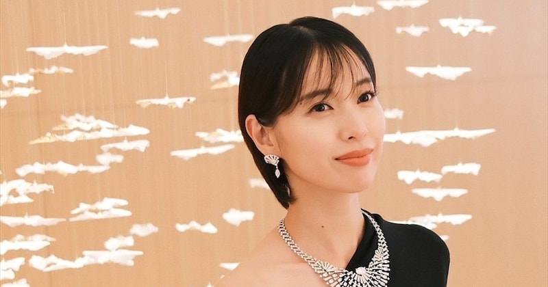 戸田恵梨香、故・細木数子さんに寄せた“怪演姿”が鳥肌モノ……　“年輪刻まれた”中高年顔に「表情作りヤバい」「スタイル全然違うのに」