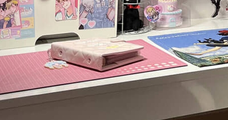 “好きな物”をぎっしり並べた机→1年後……「まさに夢のデスク」　510万表示の“現在の様子”に「Pro Maxになってる」「大好き」
