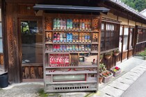 「80年代の日本の“自販機”、どんな感じ？」　海外SNSの投稿に「便利の象徴」「治安の良さは日本ならでは」など驚く反応が続々集まる