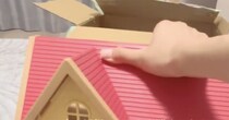 中古で買ったシルバニアのおうちを“和風レトロ”にリメイクしたら……　290万再生の“とんでもない仕上がり”に「エグすぎ！」「天才すぎて泣きそう」