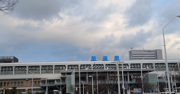 ←新潟市　長岡市→　「どっちも今朝の様子」　豪雪地帯の“信じられない光景”に「同じ県内とは思えない」「ええええええ」