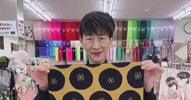 長方形の布1枚→四隅を折って縫うだけで……　老舗手芸店が教える“おしゃれなお出かけアイテム”が目からウロコ