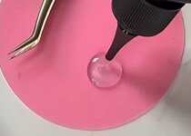 「賢すぎない？」小さな小さな輪っかに、液体を流し込むだけで……　完成品へ「信じられない」「最高のアイデアだ！」【海外】