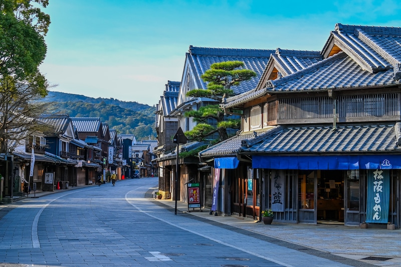 「一目惚れする女性が多い都道府県」ランキング！　1位は同率で「三重県」「滋賀県」と、どこ？