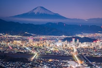 「美しすぎる」　“富士山の雪化粧”を表現したアルフォートがお土産に人気「美味しさ3776倍です」「これが世界遺産の味か…」