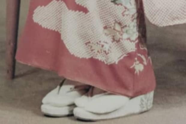 「お母さん、ごめんよ」実家の遺品整理をしていたら…… 発見した“59年前の振袖”に「あまりに見事で言葉が出ません」「受け継ぐべきお品かと」