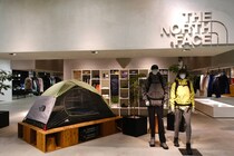 「北海道の雪道でもすべらない」ザ・ノース・フェイスの“GORE-TEX レインブーツ”が大人気 「ダサくないレインブーツ」「靴の中も蒸れないし、防水もしっかり」