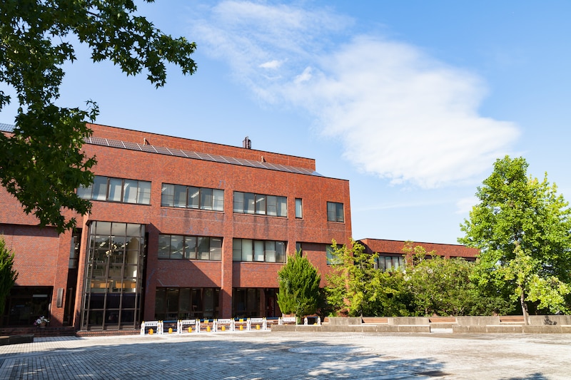 「サポートがとても手厚い」 “学生評価の高い地方国立大学”って? ランキング上位に「現場で役立つ内容がしっかり」「採用試験において圧倒的な合格率」の声