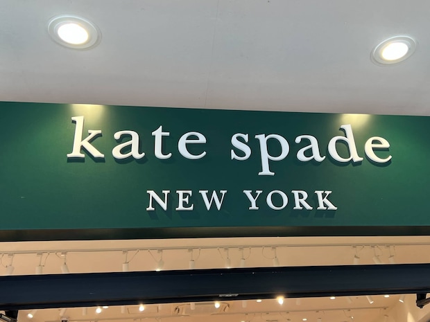 「価格以上で満足」ケイト・スペードの“二つ折り財布”が大好評！　「可愛くていっぱいカードとか入る」「大きさもちょうどいい」