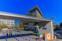 「来てよかった！」　“学生が楽しそう”に見える大学って？　男性が選ぶランキング上位に「都心に近い最寄駅」「ラーニングスクエアは圧巻」の声