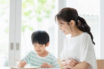 音読中、突如笑い出した小3息子→ママが注意しようと、宿題を見たら……　“まさかの光景”に「待って笑った」「我が家もまさにそれw」