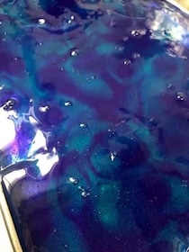 「ため息が漏れる美しさ」　山形・老舗店の“ガラスのような和菓子”が話題　「キラキラで宝石のよう」「宇宙を切り取ってきたみたい」