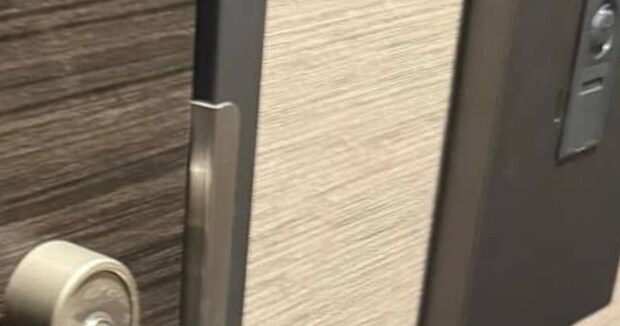 「俺、マジか」→忘れ物に気付いた男性が自宅に戻ると……　思わず“ゾッとする光景”に「ぎゃー」「旦那もよくやりました」