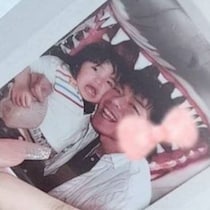 パパに抱っこされる幼い娘→成人式で……　感動の姿が110万再生「素敵すぎて言葉出ない」「パパも嬉しいだろうな」