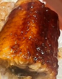 500円の「ミニうなぎ丼」を注文→届いたのは……　「へぇっ!?」衝撃の光景に「これはあかん」「ある意味すごいwwww」