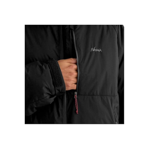 「めちゃめちゃ暖かいし、なんと言っても軽い」NANGA(ナンガ)の“フード付きダウンジャケット”が大人気 「最高級の逸品」「ネックウォーマーいらず」