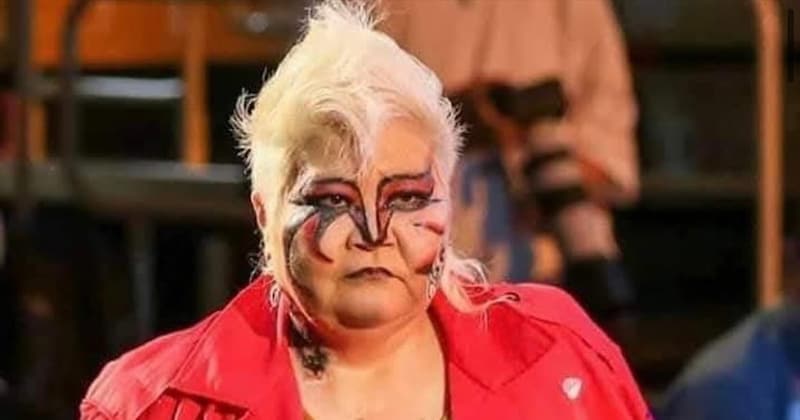 65歳・ダンプ松本、手術後1週間の“血にじむ姿”が「猛烈に痛そう」　傷痕さらしてリング復帰に闘志「だいぶ歩けるようになった」