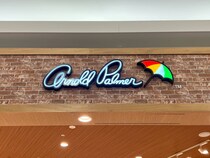 「軽すぎるくらい軽いです」　アーノルドパーマーの“スニーカー”が好評！　「長時間歩いても疲れにくい」「かなりクッション性が高い」「どんな服装にも合わせやすいアイテム」