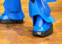 ←素組みしたガンプラ　モデラーが手を加えたガンプラ→　驚異的ビフォー・アフターに反響「カッコいい！」「めっちゃイケメン！」