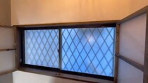 殺風景で外が透ける窓、DIYで内窓を作ると……　目隠しできてカフェのような仕上がりが「センス光ってます」「とてもイイ感じ」