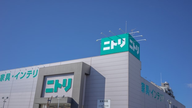 「食欲がでます！」「たちまち大ファン」　ニトリの“超軽い”飯碗が高評価！　「青の色合いもよく、お料理に華を添えてくれます」