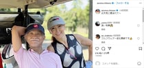 東ちづる、“難病で2年寝たきり”だったイケオジ夫とゴルフ満喫　晴れやか夫婦ショットに「素敵な生き方されてますね」