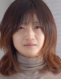 “目が小さい”といじられ続け、自信を失った3児ママ→変身を決意して……　驚きの姿に「女優さんみたい」「お母さんに見えません」