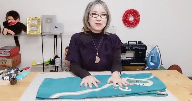 着物をほどかず、ざっくり切って縫うだけで……　心躍る簡単リメイクに「びっくり」「私にもできそう！」