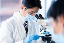 【都民に聞いた】就職に強いと思う薬学部がある「私立大学」ランキング！　2位は「順天堂大学」、1位は？