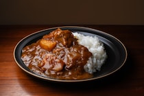 【男性が選ぶ】最強の「カレーチェーン店」ランキング！　2位は「ゴーゴーカレー」、1位は？