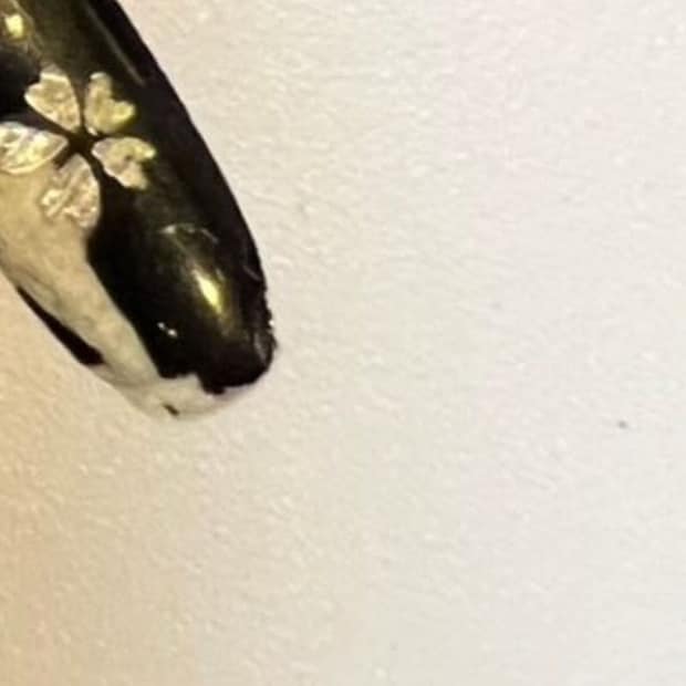 実家から戻った妻、キッチンで“浮気の証拠”を発見→夫は弁解するも……　まさかの正体に「そんなことあんのw」「心臓に悪い」