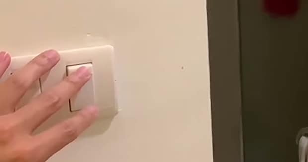 フィリピンのホテルに宿泊したYouTuber→電気を消そうと思ったら…… 予想外のトラップに「とんだフェイク」「めっちゃ分かる」