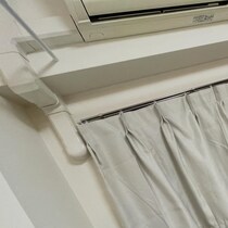 引っ越しに合わせてオーダーカーテンを購入→取り付けたら……　まさかの光景に「うそだろ」「ミスにも程がwww」