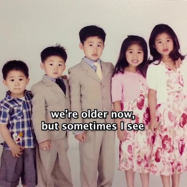 幼い5人きょうだい→22年後、再び並ぶと…… 全員まさかの姿に「何食べたらこうなるの!?」「羨ましすぎる」と1290万再生【海外】