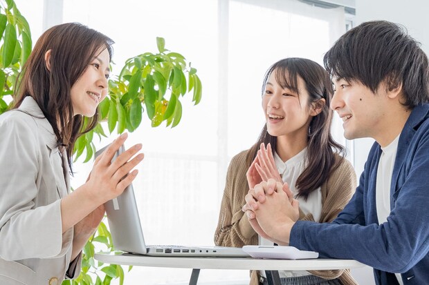 【社会人に聞いた】子どもになってほしい「士業」ランキング！　2位は「税理士」、1位は？