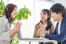 【社会人に聞いた】子どもになってほしい「士業」ランキング！　2位は「税理士」、1位は？