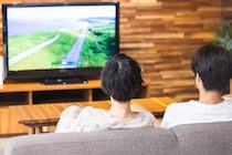 「えーーーありがたすぎる！」スマホとテレビをつなぐ“ダイソーの新兵器”が80万再生　「明日買いに行く」「これはすごい！」