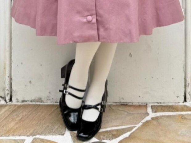 何十年も昔の“ビンテージ服”を着てみたら……　「めっちゃタイプ」「バービーみたい」「ロマンティックが止まらない」